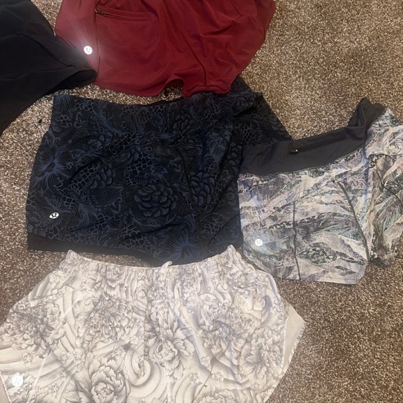 Huge lululemon bundle size 8 - Picture 9 of 9